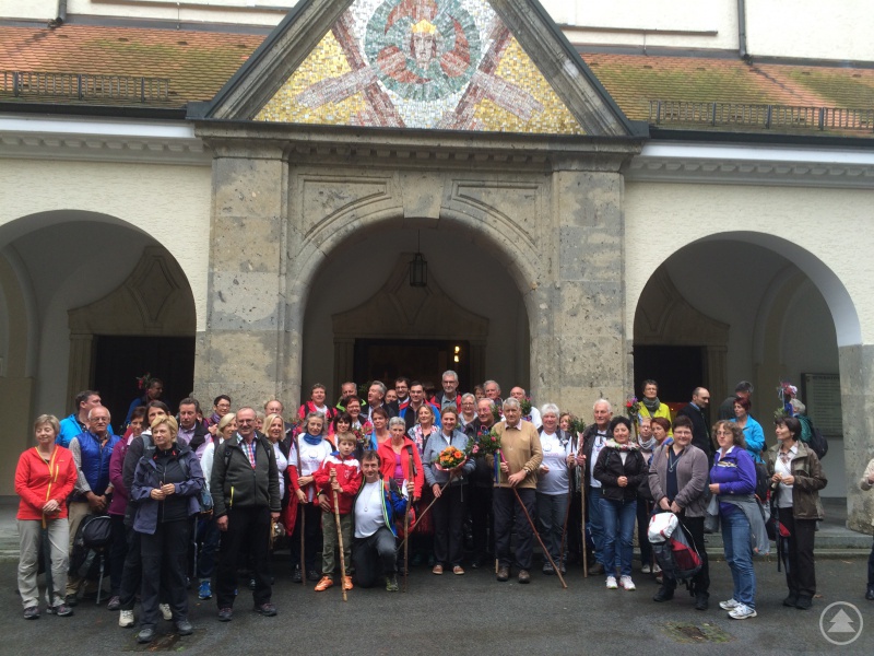 VIA NOVA - Gruppenfoto der 10-Jahres Feier