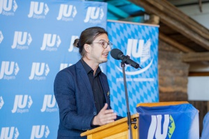 Carlo Schöpp zum stellvertretenden Bezirksvorsitzenden gewählt