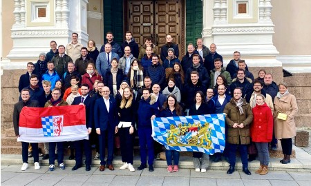 Digitale Pionierarbeit und sicherheitspolitischer Dialog