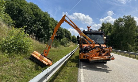 Kreisbauhof testet neues Mähkonzept für mehr Artenvielfalt