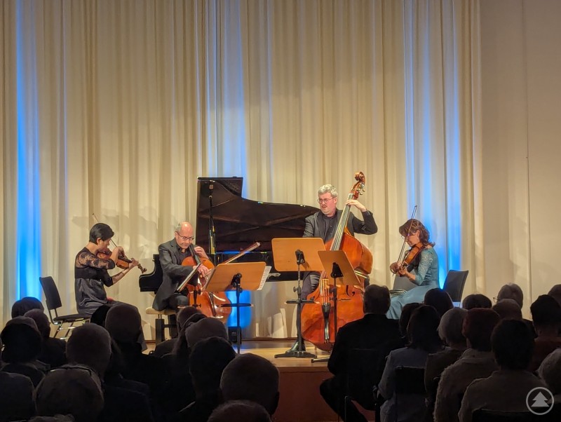 Mit Rossinis Sonate Nr. 3 in C-Dur für Streicher wurde der Kammermusik-Abend eröffnet. Streicherquartett spielt klassische Musik im Kapuzinerstadl Deggendorf