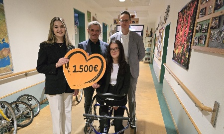 VR-Bank-Azubis spenden 1500 Euro f&uuml;r Don Bosco