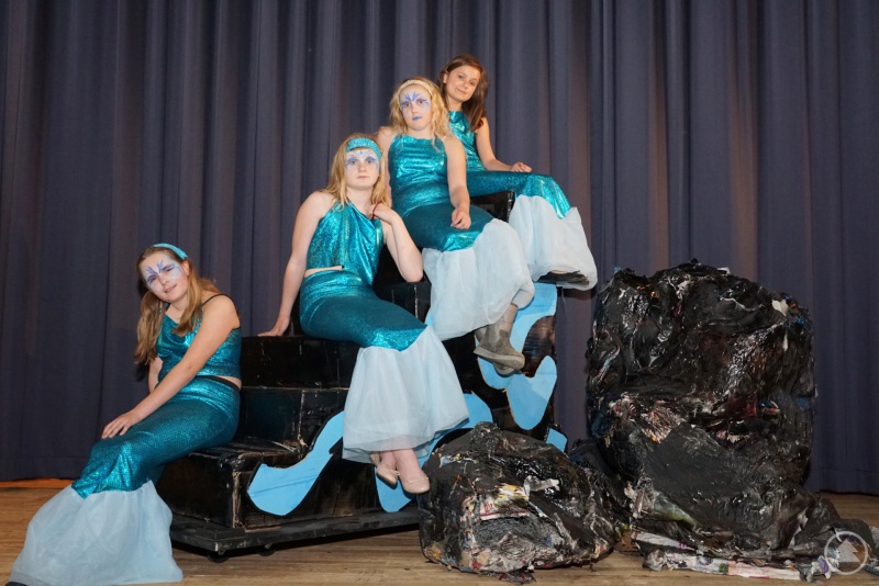 Die verführerischen Meerjungfrauen erwarten Peter Pan.