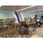 Bio- und Landmarkt mit großer Mitbringslabteilung