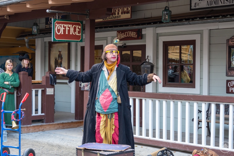 Bei ihm bleibt kein Auge trocken – Gaukler Jolandolo vom Birkenschwamm, ein Comicer des Mittelalters der seinesgleichen sucht.