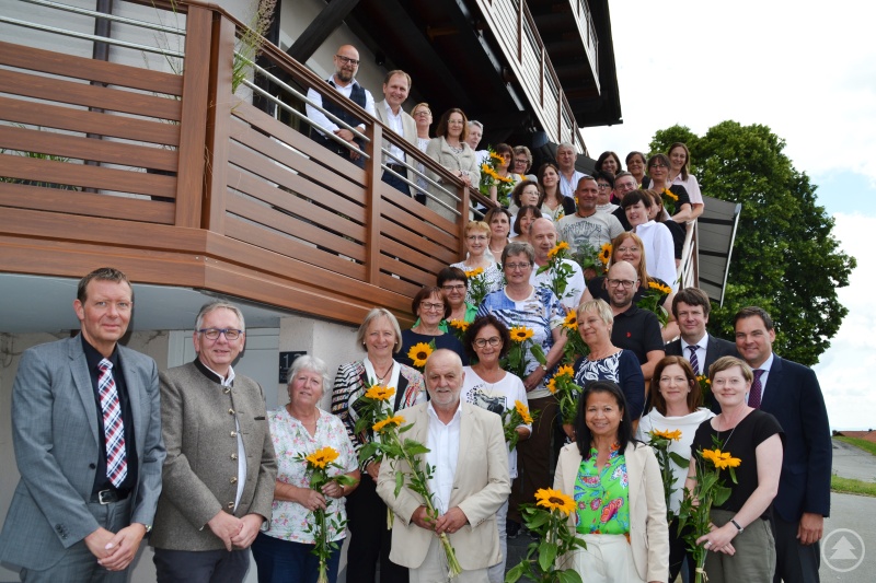 Die Kliniken Am Goldenen Steig feiern zusammen mit den Dienstjubilaren und Rentnern im Gasthof Riedl in Kapfham.