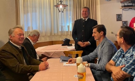 Die Bahn kommt! Der Einsatz hat sich gelohnt. Bernreiter hält Wort!