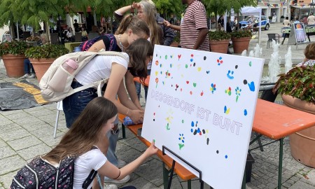 „Demokratie leben!“ zieht Jahresbilanz: 32 Projekte stärken die Zivilgesellschaft