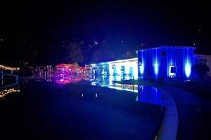 Erste „Nacht der Lichter“ im Erlebnisbad Schönberg trotz unbeständigem Wetter ein Erfolg