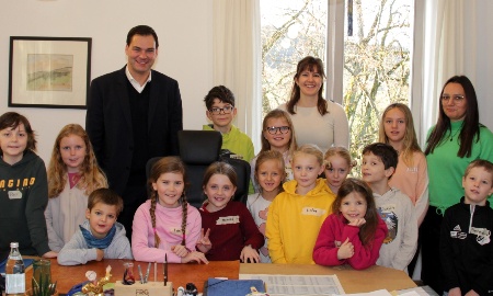 Am Arbeitsplatz von Mama und Papa reingeschnuppert