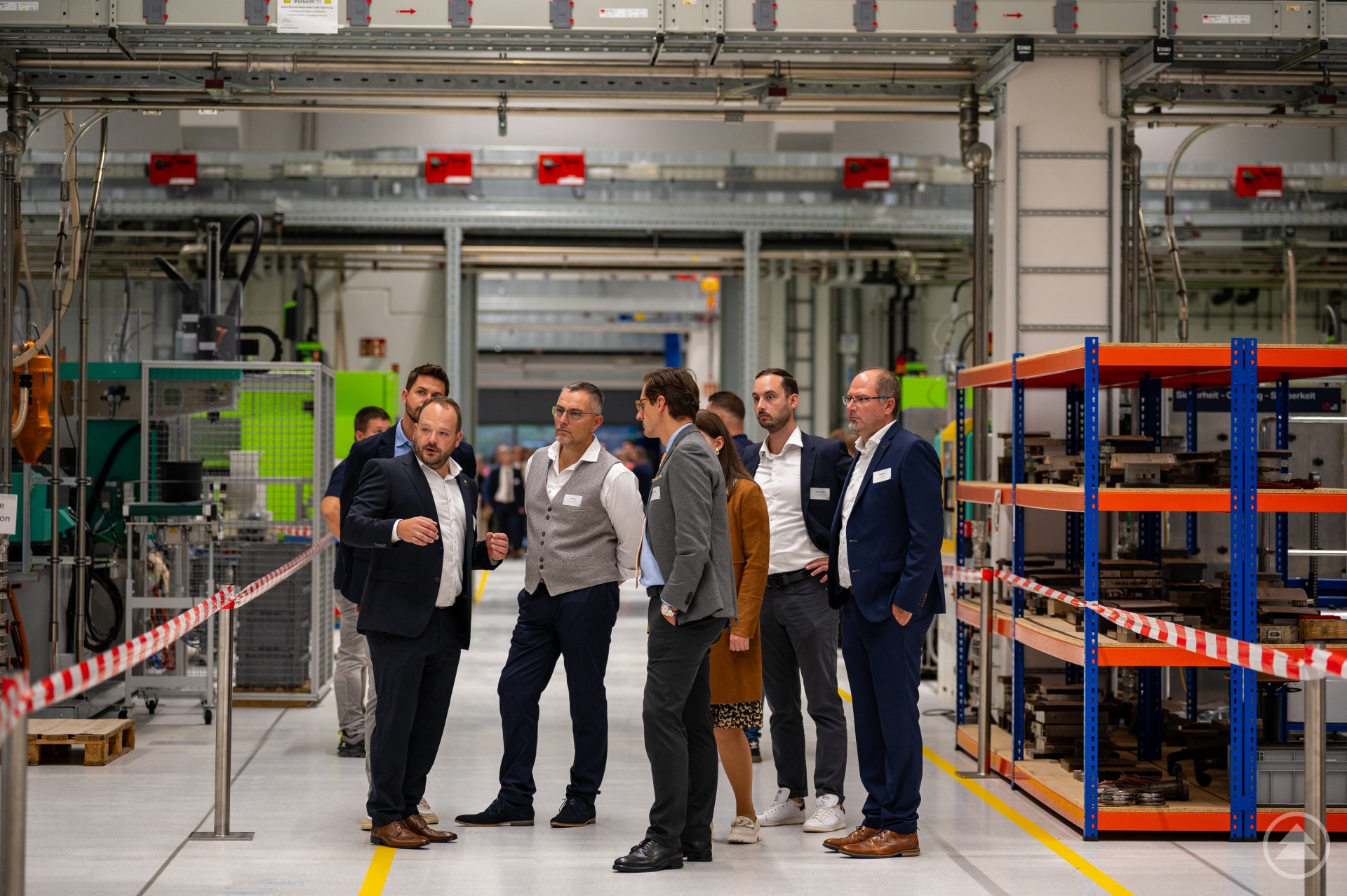 Beim Rundgang erhielten die Gäste spannende Einblicke hinter die Kulissen von AVS Römer.