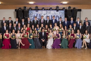 Zehntklässler des LLG zeigen beim Abschlussball ihr Können
