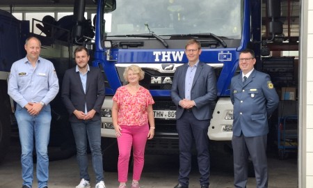 Die SPD-Bundestagsabgeordneten Rita Hagl-Kehl und Johannes Schätzl besuchen den Ortsverband Deggendorf der Bundesanstalt Technisches Hilfswerk (THW)