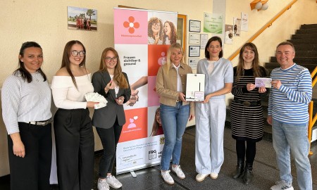 Kostenlose Tampons und Binden an Schulen