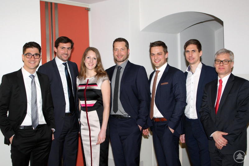 Die neu gewählte Vorstandschaft der WJ v.l.: Georg Kusser, Stellvertreter Christian Schuller, Dr. Nina Bauer, Vorsitzender Fabian Erbersdobler, Josef Stemplinger, Andreas Schreyer und Sven Kranixfeld von der IHK Passau (es fehlt: Katharina Spatz)