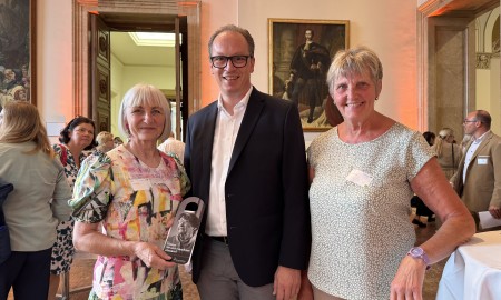 Gemeinsam gegen Einsamkeit: Maria Bielmeier und Maria Eidenschink nehmen an landesweiter Fachveranstaltung teil