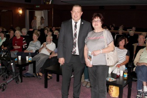 Kinoerlebnis mit Kaffee und Kuchen