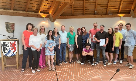 Initiative von Jugendhilfeeinrichtung Freedom und Landkreis FRG bringt suchtgefährdete junge Menschen in Arbeit