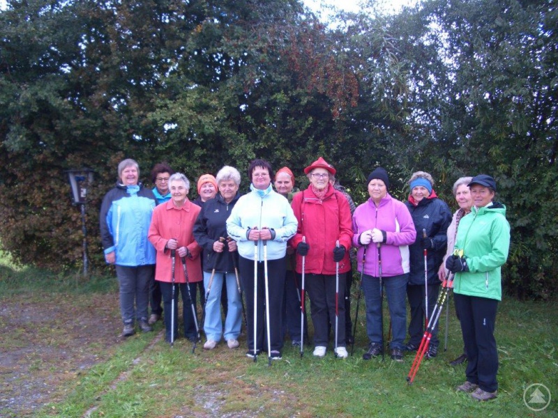 Frau Brigitte Hinterberger ganz rechts (grüne Jacke) Frau Nowotzin vom Gesundheitsamt Freyung ganz links