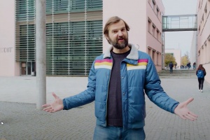 Nach dem Hochschulabschluss in Kontakt bleiben