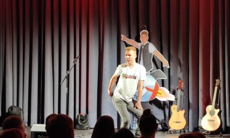 Ein Abend voller Lachen, Herz und Musik: Beppo Calzone im Kulturpavillon Grafenau