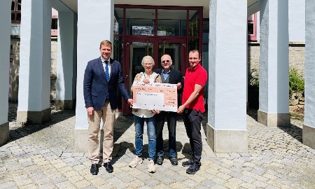 Scheckübergabe Energiespardorf