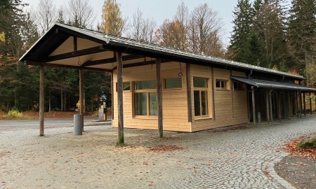 Neue Toiletten am Nationalparkzentrum Lusen