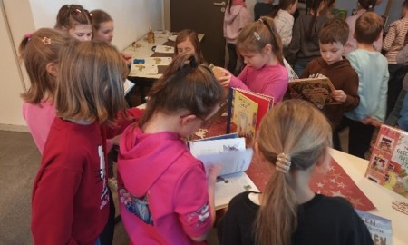Buchausstellung begeistert Grundschule Spiegelau