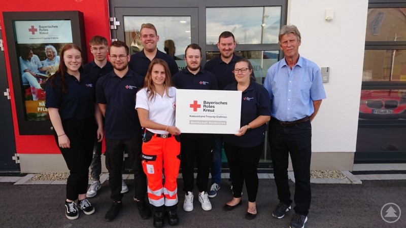 Von links: Binder Anna, Öhler Dominik, Hoffmann Christoph, Friedl Carina, Hainzl Philipp, Höfler Adrian, Schuster Thomas, Reischl Bianka Bereitschaftsleiterin und Hilgart Gerhard Kreisbereitschaftsleitung