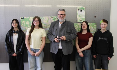 Sch&uuml;ler sprechen mit B&uuml;rgermeister Rother &uuml;ber Zusammenhalt