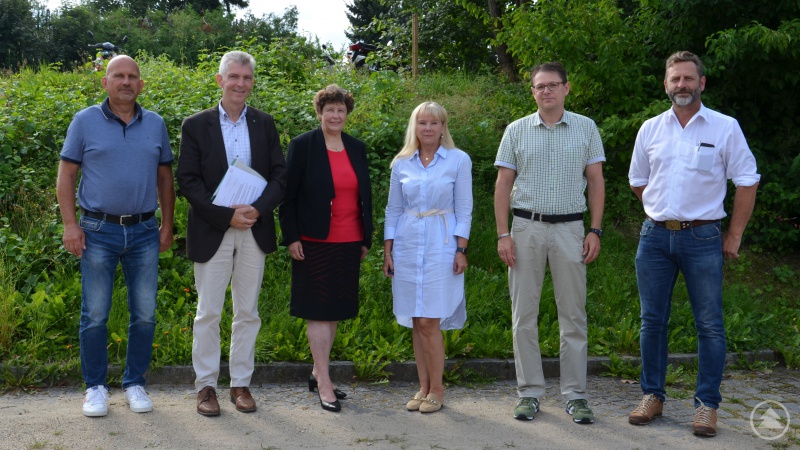 Christian Friedrich, MdL Prof. Dr. Gerhard Waschler, Maria Sommerer (Leitende Regierungsschuldirektorin von der Regierung von Niederbayern), Elvira Wudy-Engleder, Andreas Nußer und Michael Anderle.