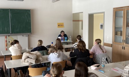 Vorlesetag am Gymnasium Freyung: Abenteuer, Zusammenhalt und Zuh&ouml;ren