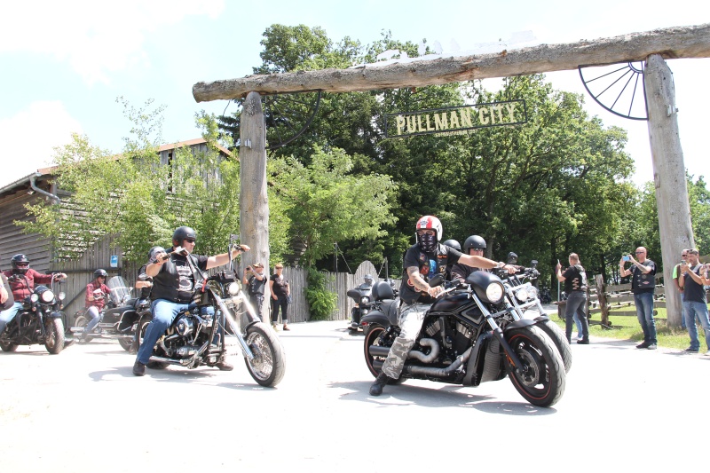 Highlight für viele Biker - die Ausfahrt durch den Bayerischen Wald. Aufstellung samstags ab 13:45 Uhr - Abfahrt 14:00 Uhr.