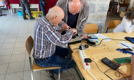 Das Reparaturcafé im Kunstraum Waldkirchen feiert zweijähriges Jubiläum