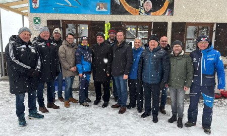 Staatsminister Bernreiter besucht Alpencup in Rastb&uuml;chl