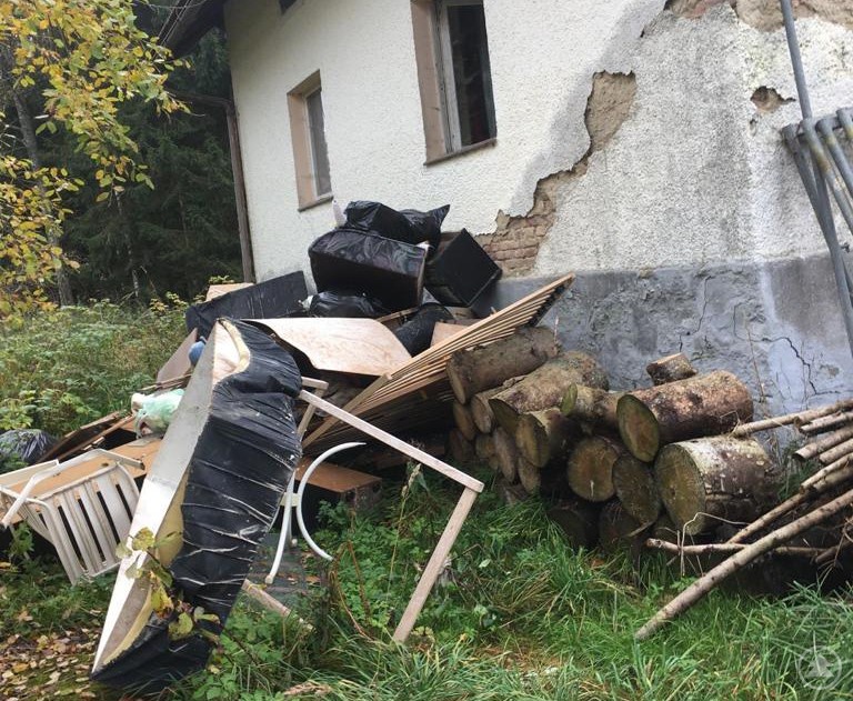 ... und das bisherige Mobiliar war nur noch zum Entsorgen gut.