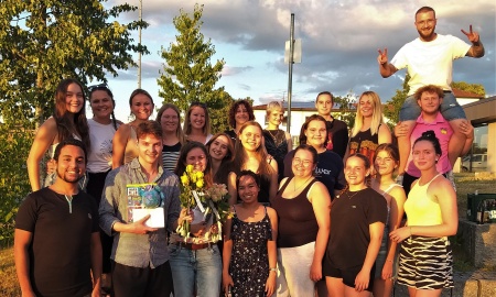 Zusammen lachen, weinen, Erinnerungen sammeln und Freundschaften schließen