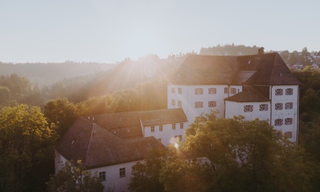 Saisoneröffnung des Museums Jagd Land Fluss und der Galerie Wolfstein Sonderausstellung „Kunst für die Kunst“ – Angebote für Kinder ab sechs Jahren in den Osterferien