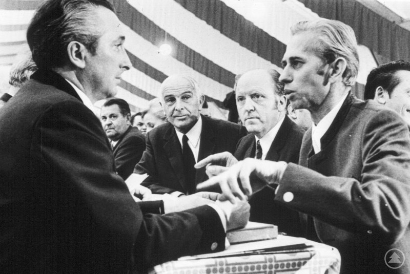 Dr. Hans Bibelriether (r.) mit Staatsminister Dr. Hans Eisenmann (l.) bei der Eröffnungsfeier des Nationalparks 1970. NPV BW - PM 17-25 Abschied vom Wegbereiter des Nationalparks (2).jpg