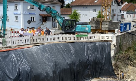 Ersatzneubau der Bogenbachbrücke: Baufortschritt trotz Herausforderungen im Plan
