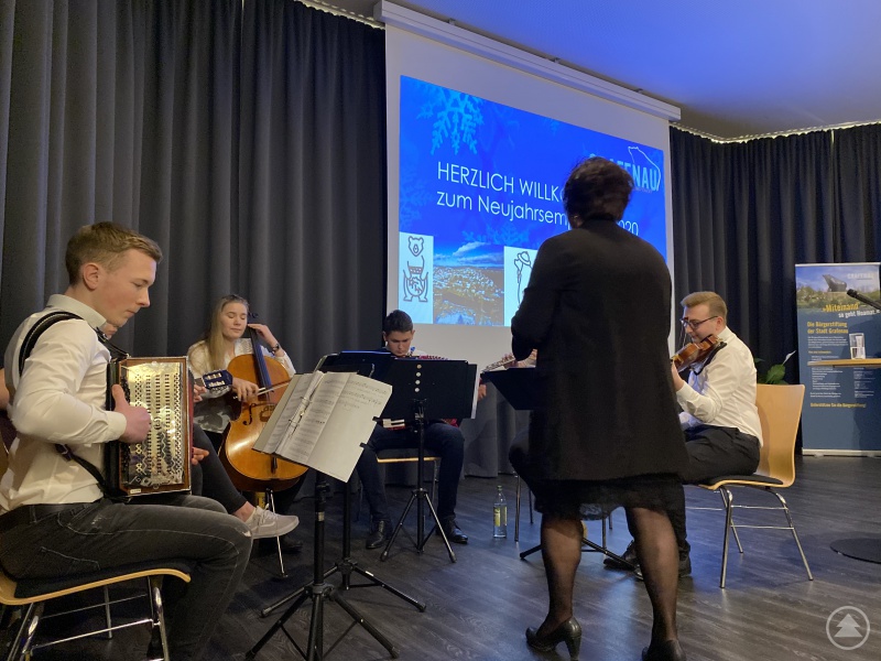 Für gute Unterhaltung sorgte die „Stehaufmusi Grafenau“ unter der Leitung von Sabine Jungwirth.