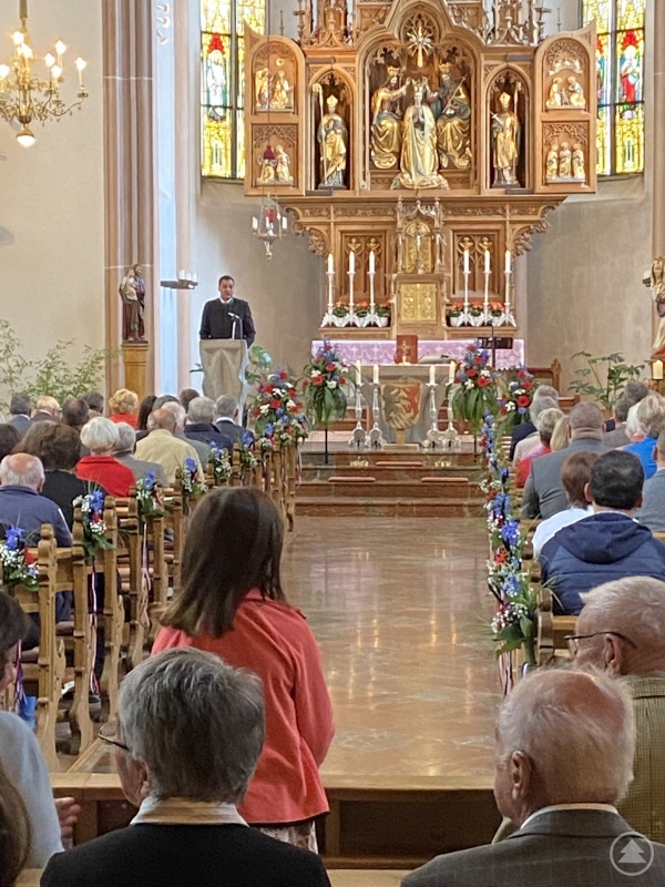 Zwei eigenständige, selbstbewusste und stolze Landkreise seien am 1. Juli 1972 zu einem neuen Landkreis zusammengeführt worden, erklärte Landrat Sebastian Gruber zu Beginn des Gottesdienstes.