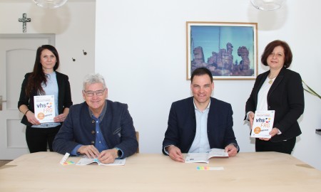 „Neues Lernen, sich begegnen“: vhs präsentiert vielfältiges Programm für das nächste Halbjahr