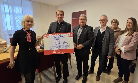 „Passauer Runde“ unterstützt Caritas mit 350 Nikolaus-Sackerln und 5428 Euro