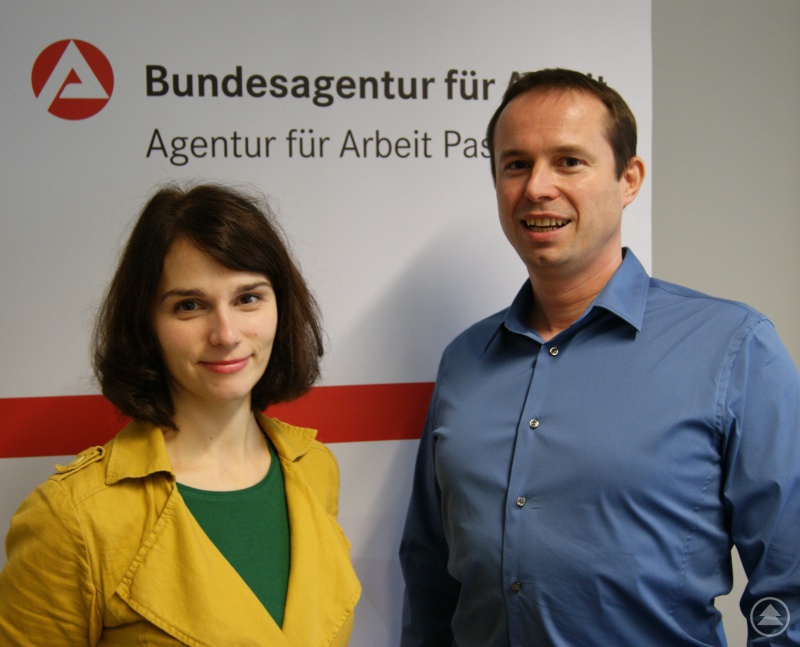 Olga Sokolov und Adrian Kryk vertreten das Welcome Center in Passau