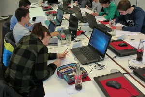 Schülerzeitungs-Redakteure machen Weiterbildung