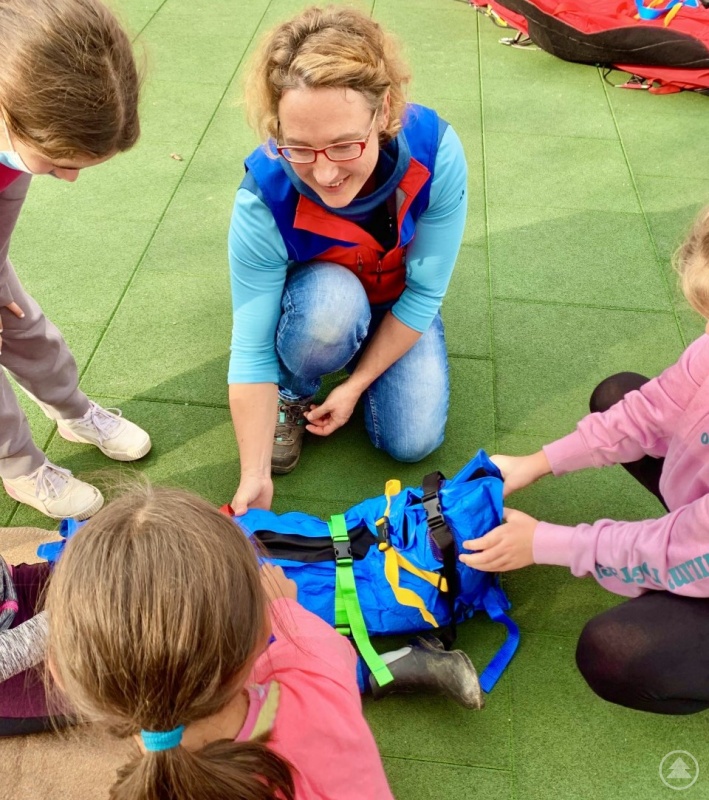 Anlegen der Beinschiene mit Christine Lagerbauer