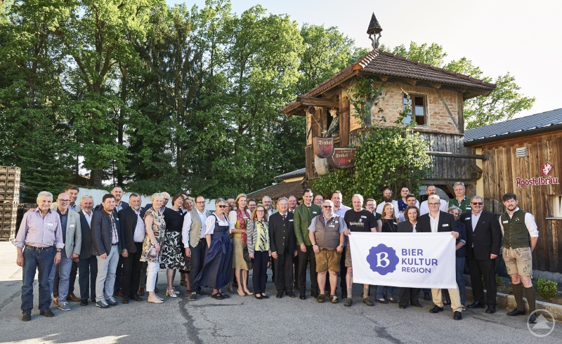 Die Kooperationspartner der Bierkulturregion feiern mit einer Premierenbierspezialität im Apostelbräu Hauzenberg die Premiere ihrer niederbayerischen Bierkulturregion.