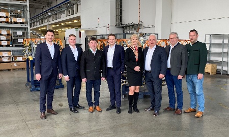 Der Vordenker sorgt wieder für frischen Wind – Treffen von Landrat Josef Laumer mit der neuen Führung  der Sturm Blechverarbeitung GmbH in Salching