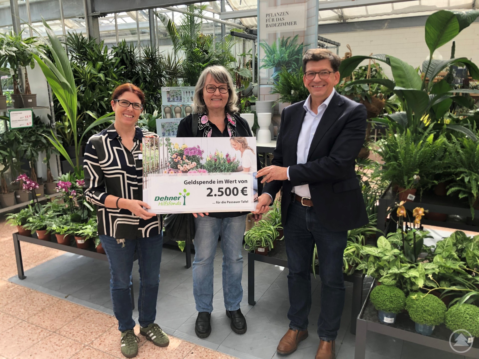 Dehner Hilfsfonds spendet an Tafel